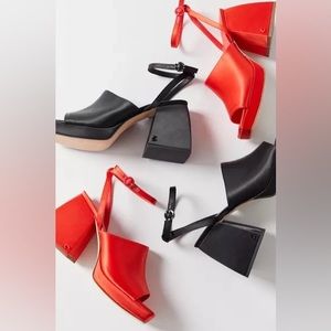 Sam Edelman
 Miranda Chunky Heel